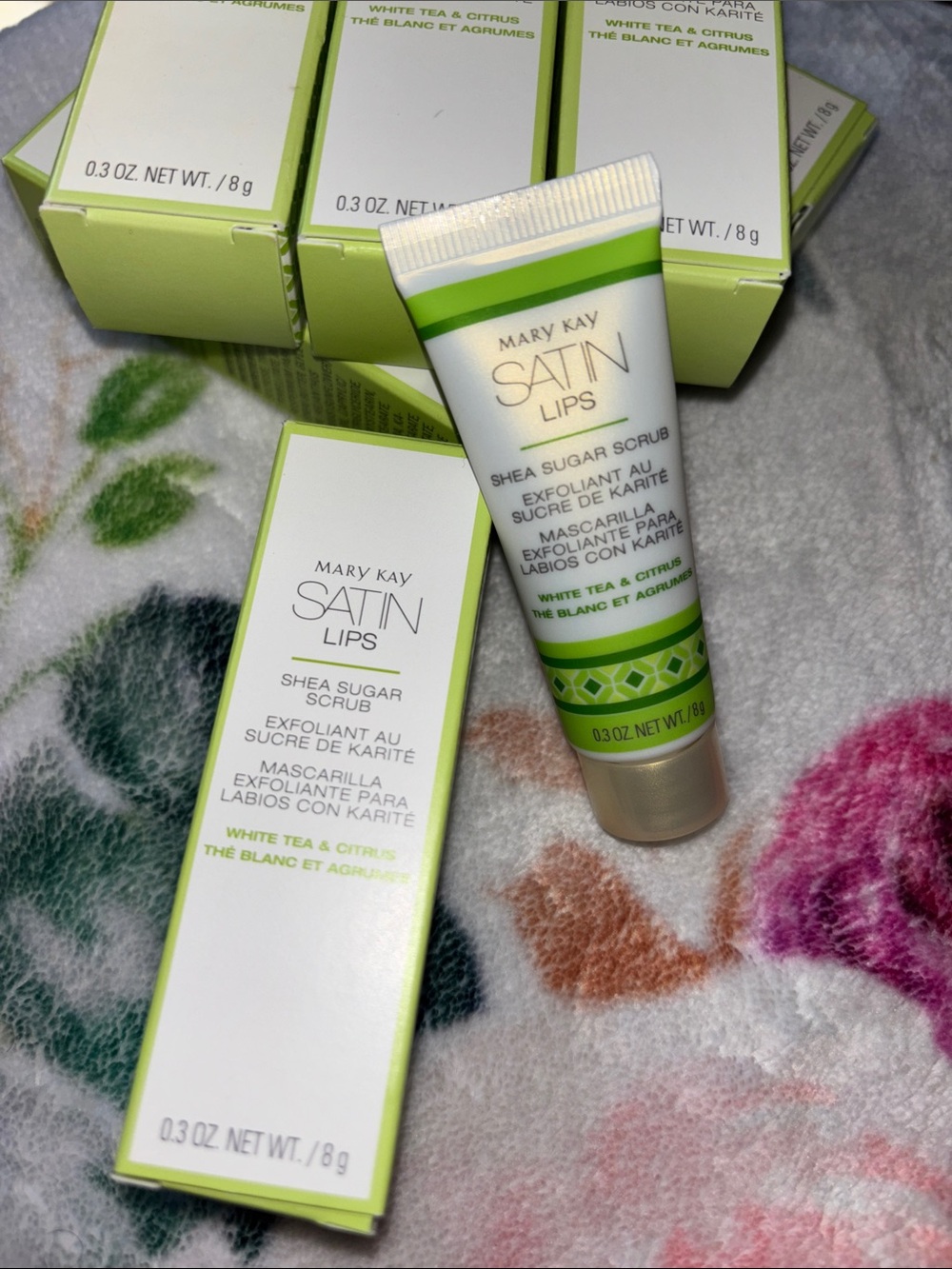 Mary Kay Satin Lips Shea Sugar Scrub - Green and White